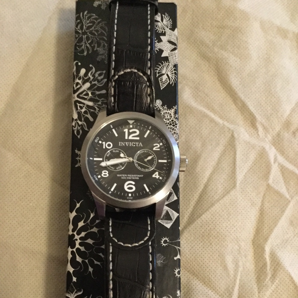INVICTA MEN’s WATCH
